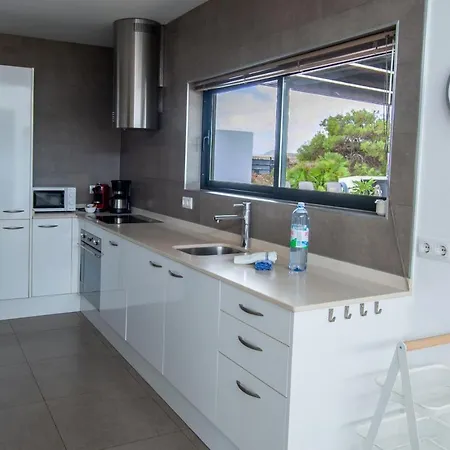 Villa Wind Wave 28a Heated & Shared Pool Lajares