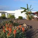 Βίλα Wind Wave 28a Heated & Shared Pool *