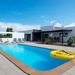 Βίλα Wind Wave 28a Heated & Shared Pool Lajares