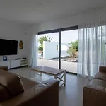 Wind Wave 28a Heated & Shared Pool Lajares