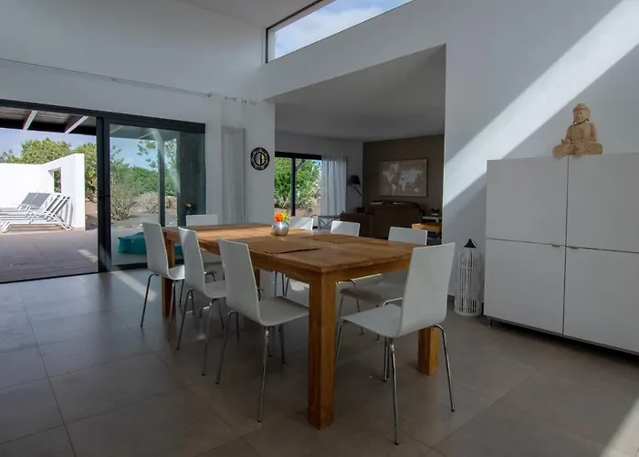 Wind Wave 28a Heated & Shared Pool