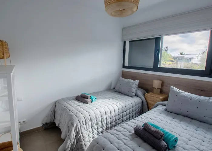 Villa Wind Wave 28a Heated & Shared Pool *