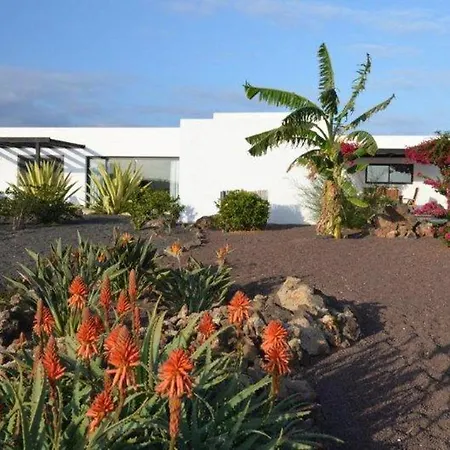 Villa Wind Wave 28a Heated & Shared Pool *
